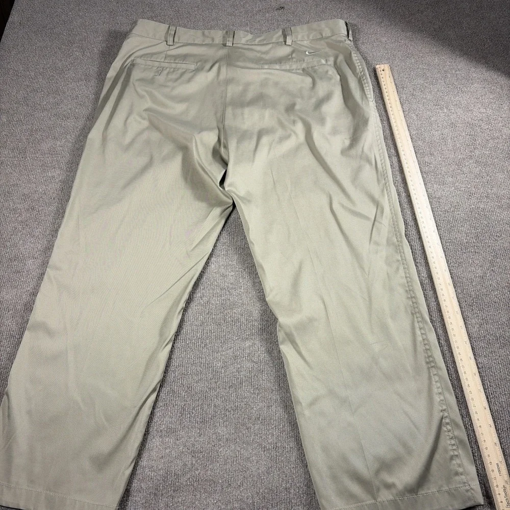 Nike Dri-FIT Golf Pants Men's Size 38X30 Khaki Chino Stretch Performance